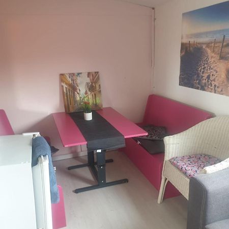 B&B Boerderij Rust, In Pipowagens! 덴헬데르 외부 사진