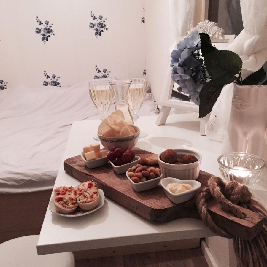 B&B Boerderij Rust, In Pipowagens! 덴헬데르 외부 사진